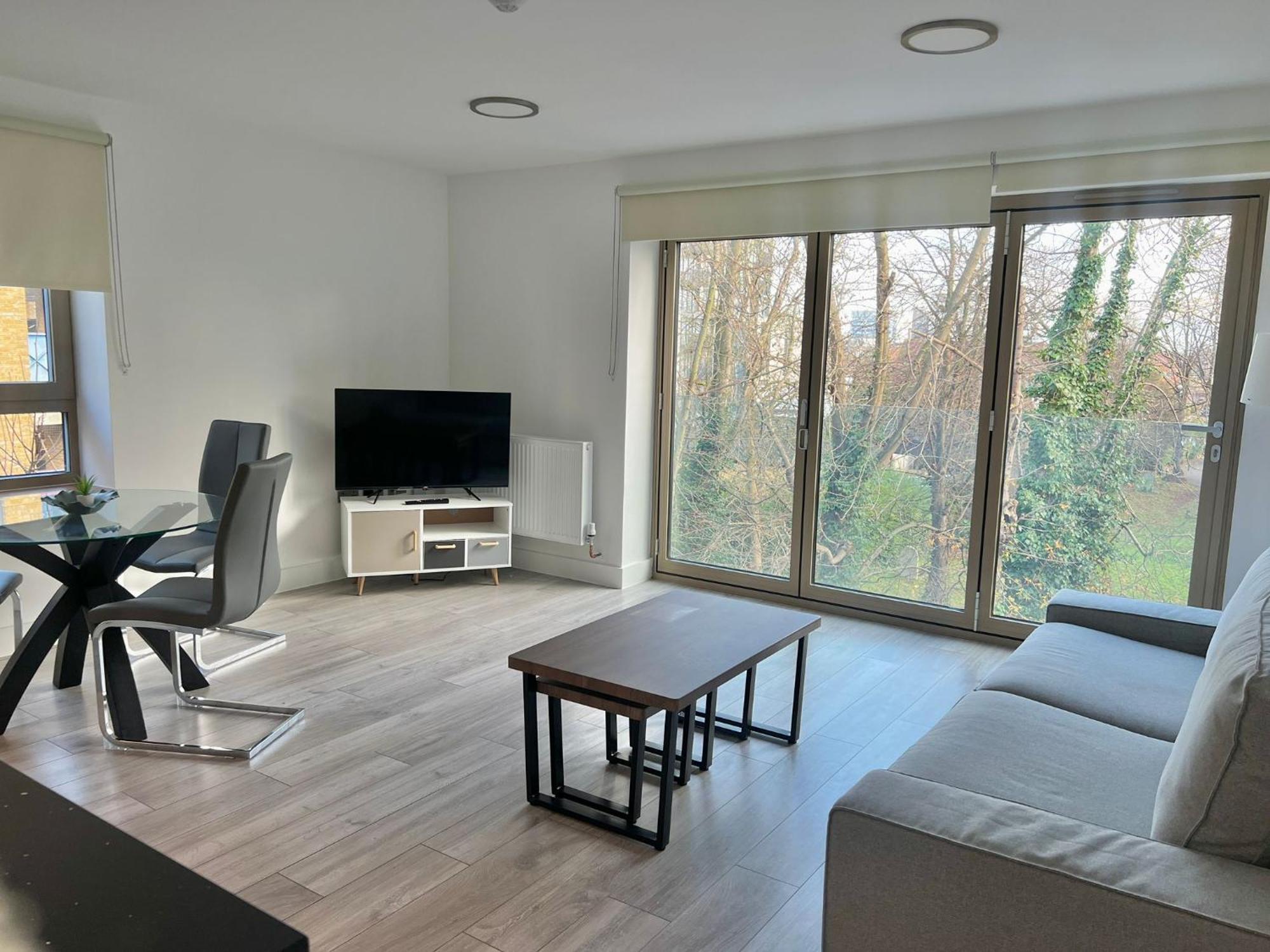 Kensington House By Solitaire Suites Slough Exterior photo